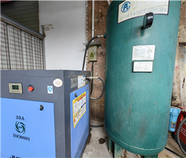 巨風(fēng)空壓機(jī)